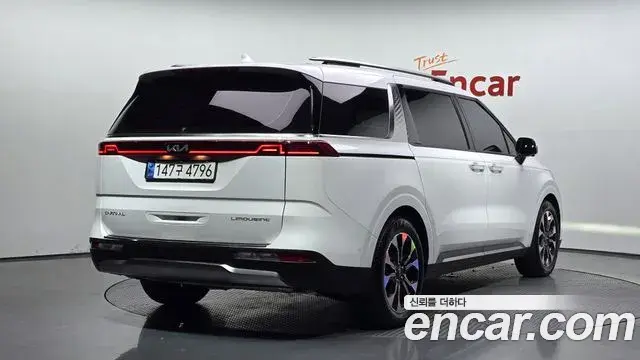 Kia Carnival 2023 — Фото 2/20