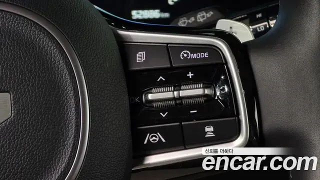 Kia Carnival 2023 — Фото 17/20