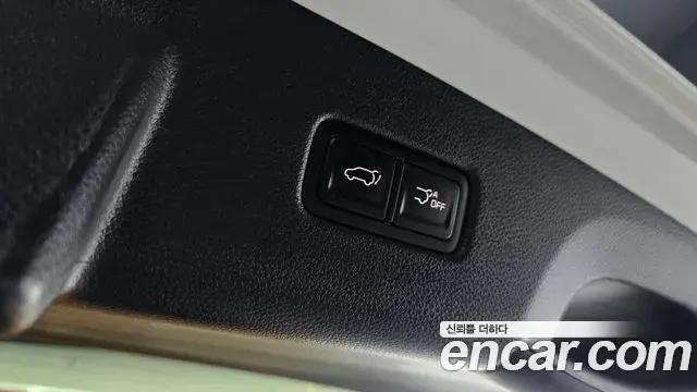 Kia Carnival 2023 — Фото 18/20