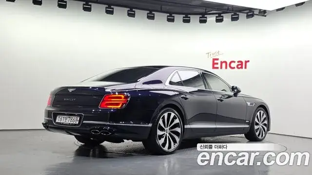 Bentley Flying Spur 2023 — Şəkil 9/36