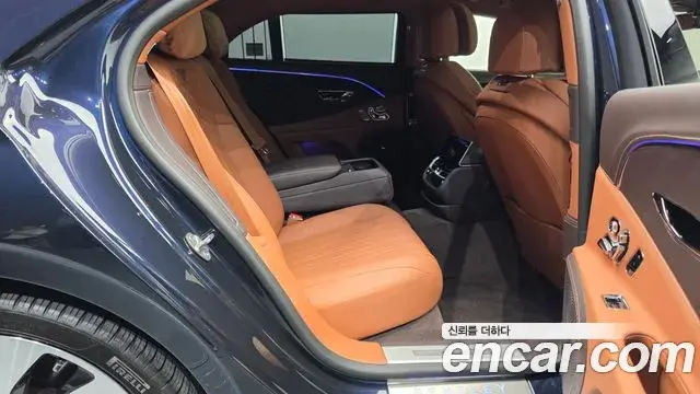 Bentley Flying Spur 2023 — Şəkil 20/36