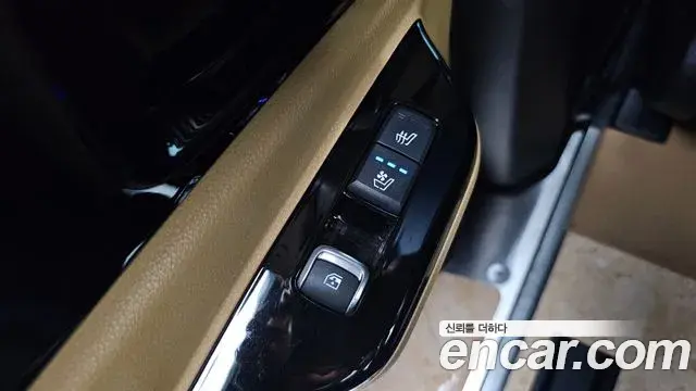 Kia Carnival 2023 — Фото 17/20