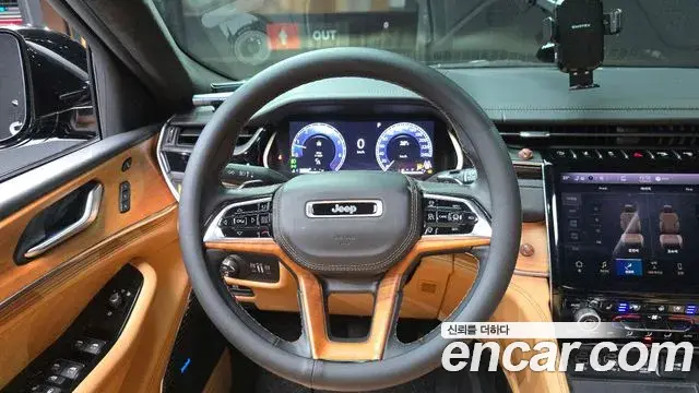 Jeep Grand Cherokee 2022 — Фото 13/20