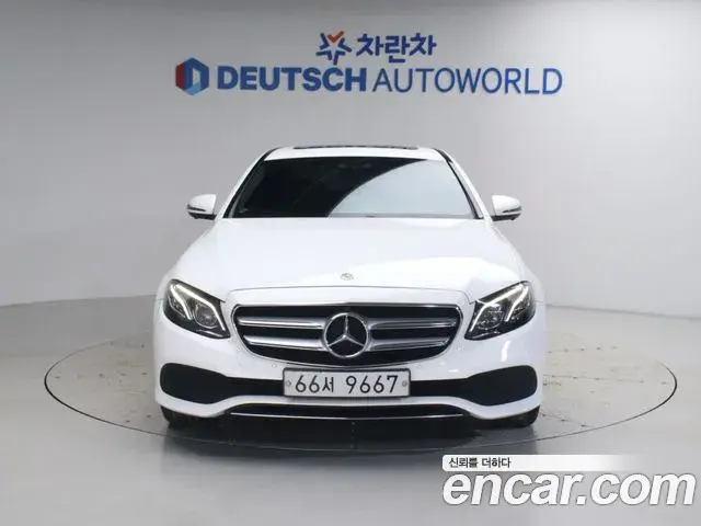 Mercedes-Benz E-Class 2019 — Фото 2/20