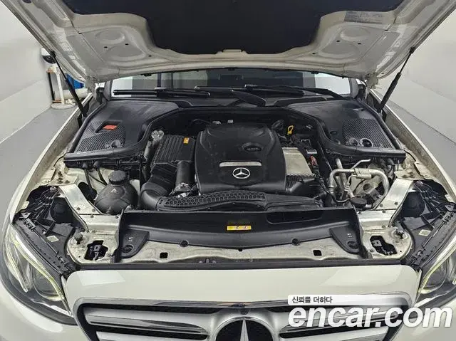 Mercedes-Benz E-Class 2019 — Фото 5/20