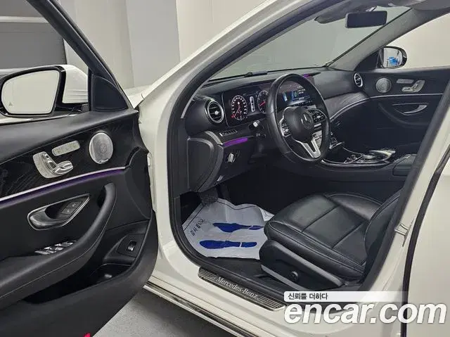 Mercedes-Benz E-Class 2019 — Фото 10/20