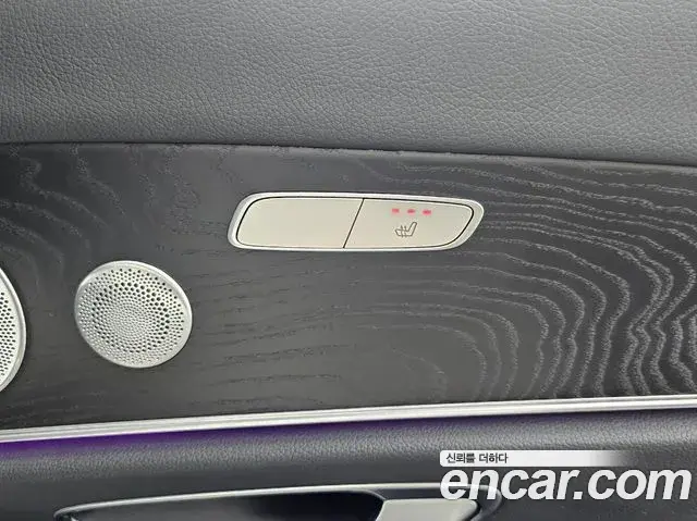 Mercedes-Benz E-Class 2019 — Фото 15/20