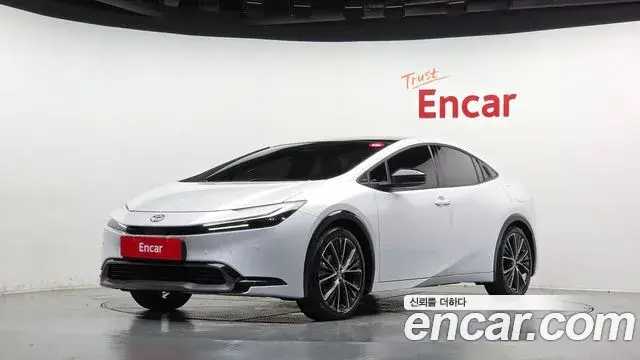 Toyota Prius 2026 — Фото 1/20