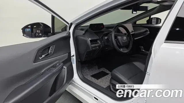 Toyota Prius 2026 — Фото 10/20