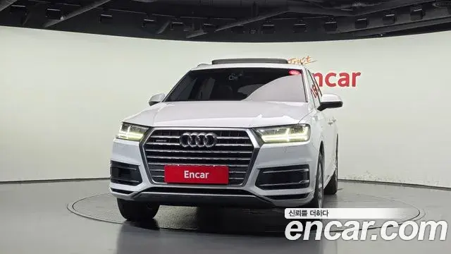 Audi Q7 2019 — Фото 3/20