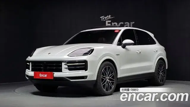 Porsche Cayenne 2025 — Фото 1/20