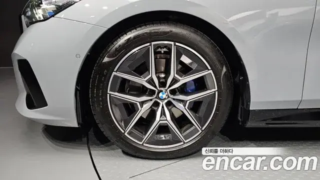 BMW 5 Series 2025 — ფოტო 5/20