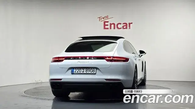 Porsche Panamera 2018 — Фото 4/20