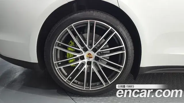 Porsche Panamera 2018 — Фото 5/20