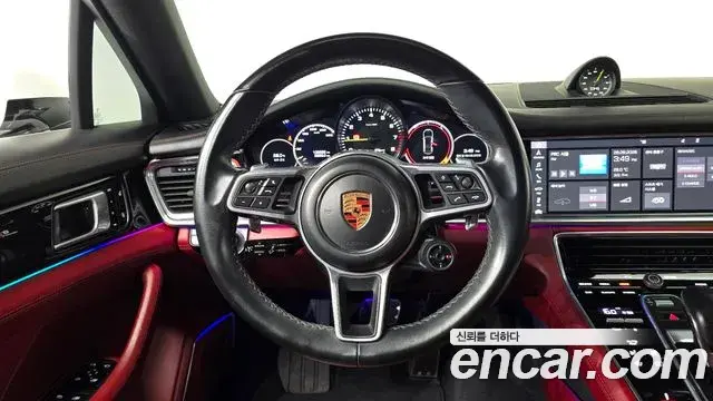 Porsche Panamera 2018 — Фото 13/20