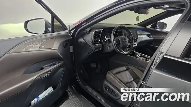 Lexus RX350h 2024 — ფოტო 13/20