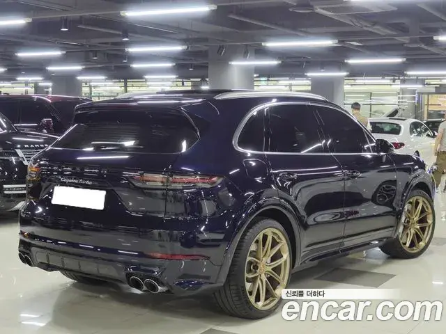 Porsche Cayenne 2020 — Фото 2/20