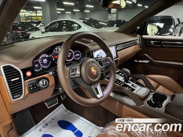 Porsche Cayenne 2020 — Фото 3/20