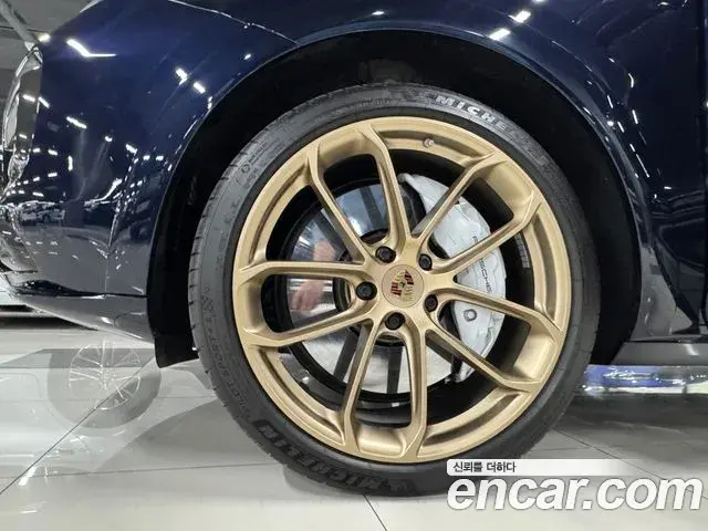 Porsche Cayenne 2020 — Фото 16/20