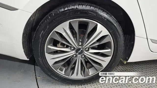Kia K8 2022 — Photo 3/38