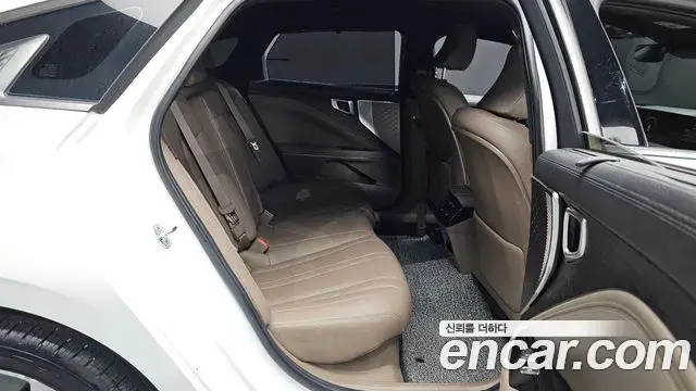 Kia K8 2022 — Photo 35/38