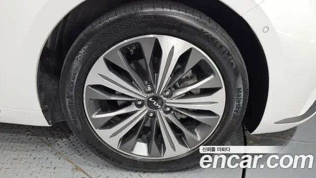 Kia K8 2022 — Photo 9/38