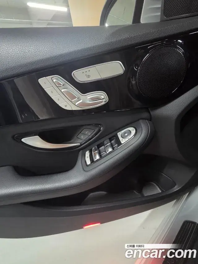 Mercedes-Benz C-Class 2019 — Фото 13/19
