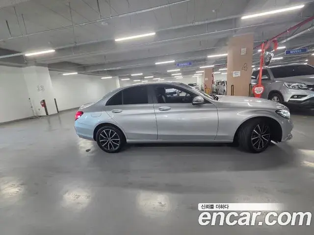 Mercedes-Benz C-Class 2019 — Фото 18/19