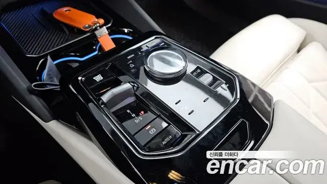 BMW 5 Series 2025 — Фото 9/20