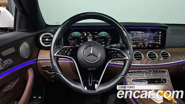 Mercedes-Benz E-Class 2021 — Фото 12/20