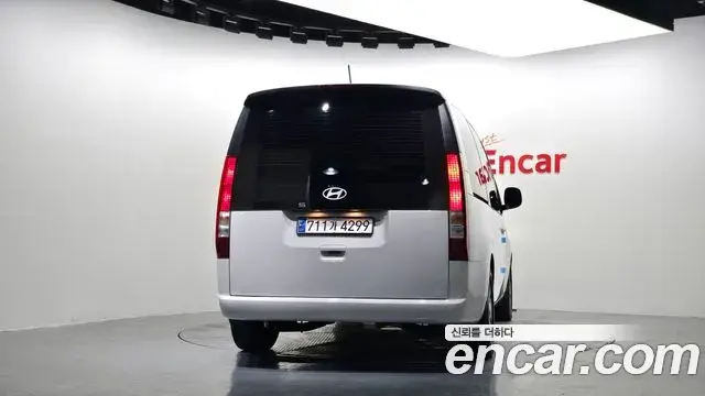 Hyundai Staria 2024 — Фото 4/20