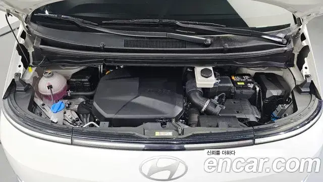 Hyundai Staria 2024 — Фото 6/20