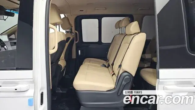 Hyundai Staria 2024 — Фото 11/20