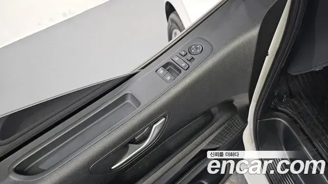 Hyundai Staria 2024 — Фото 13/20