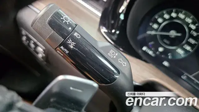 Kia K5 2020 — Şəkil 15/32