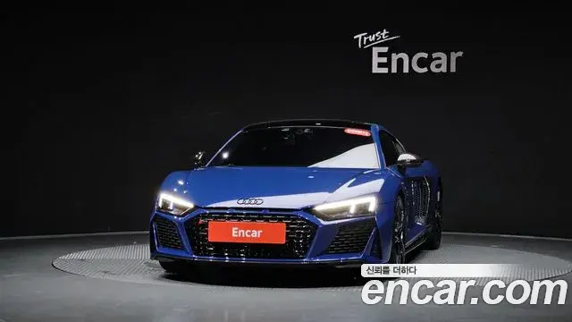 Audi R8 2021 — Фото 3/20
