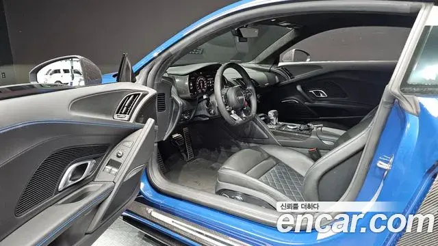 Audi R8 2021 — Фото 10/20