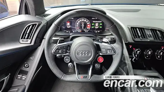 Audi R8 2021 — Фото 11/20