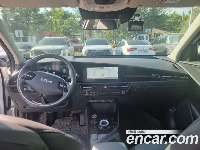 Kia Niro 2024 — Фото 11/20