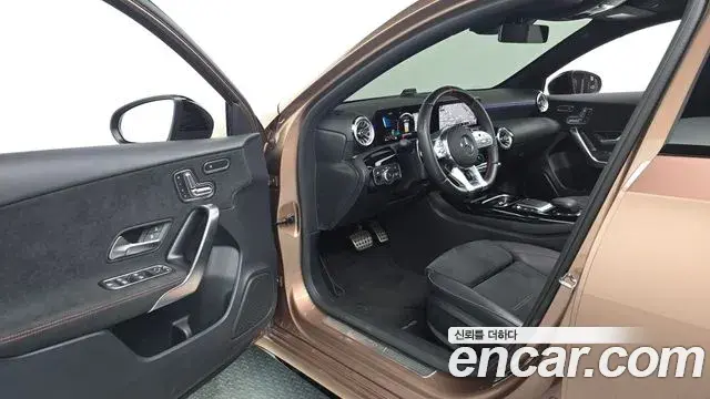 Mercedes-Benz A-Class 2023 — Фото 10/20