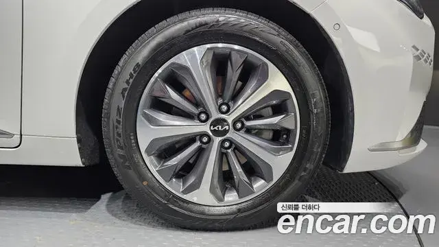 Kia K8 2023 — Şəkil 33/38