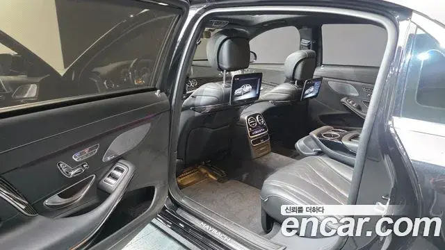 Mercedes-Benz S-Class 2018 — Фото 11/20