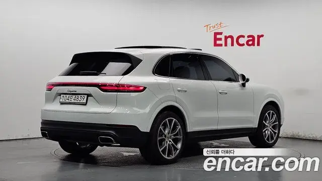 Porsche Cayenne 2020 — Фото 2/20