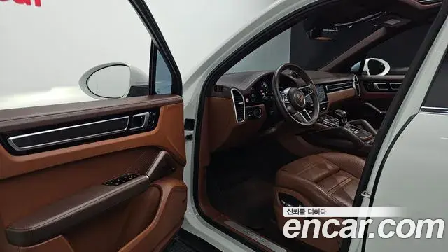 Porsche Cayenne 2020 — Фото 10/20