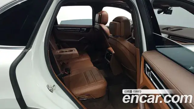 Porsche Cayenne 2020 — Фото 11/20
