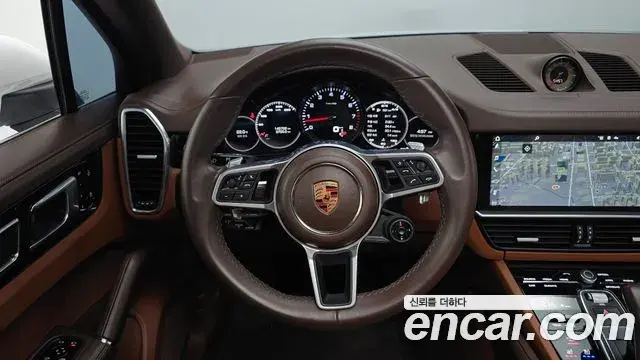 Porsche Cayenne 2020 — Фото 13/20