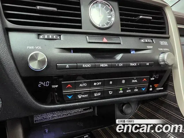 Lexus RX450h 2019 — Şəkil 19/20