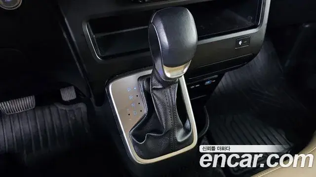 Hyundai Staria 2024 — Фото 9/20