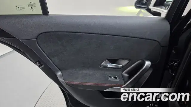 Mercedes-Benz A-Class 2020 — Photo 16/30