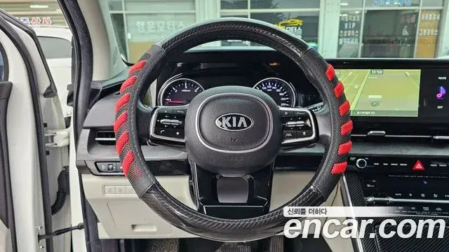 Kia Carnival 2021 — Фото 12/20